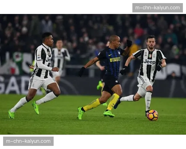 战术情报显示,尤文图斯为欧冠次回合准备了全新的三前锋攻击阵 战术情报显示,尤文图斯为欧冠次回合准备了全新的三前锋攻击阵